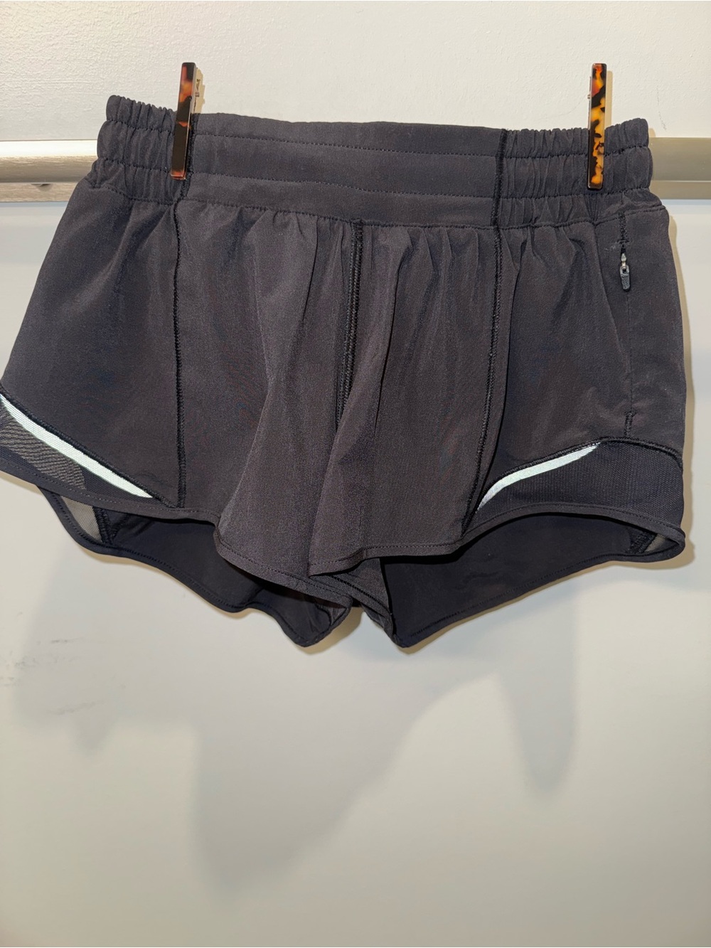 Lululemon hotty hot short low rise 2.5in inseam black size 0